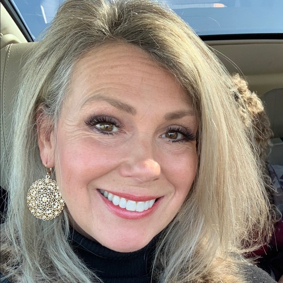 Meet your Posher, Bethany - Picture 1 of 1